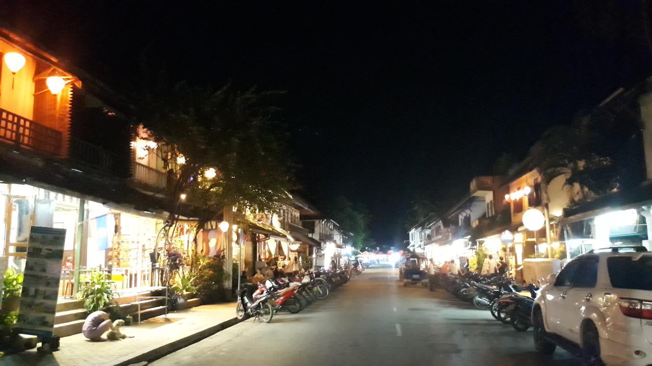 Tony Central Hostel Luang Prabang Esterno foto