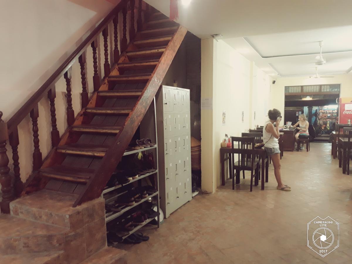 Tony Central Hostel Luang Prabang Esterno foto